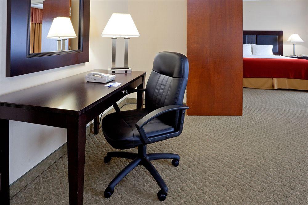 Best Western Plus Wilkes Barre-Scranton Airport Hotel Pittston Exteriör bild