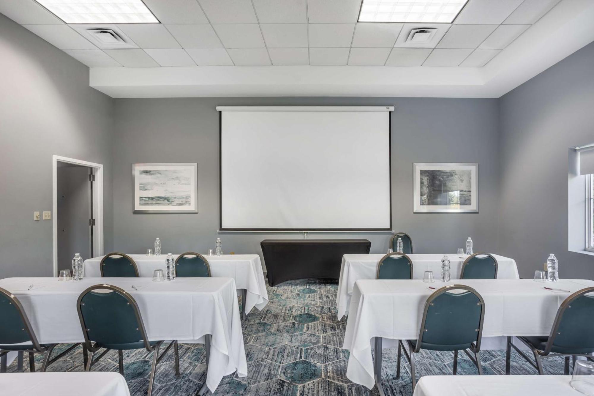 Best Western Plus Wilkes Barre-Scranton Airport Hotel Pittston Exteriör bild