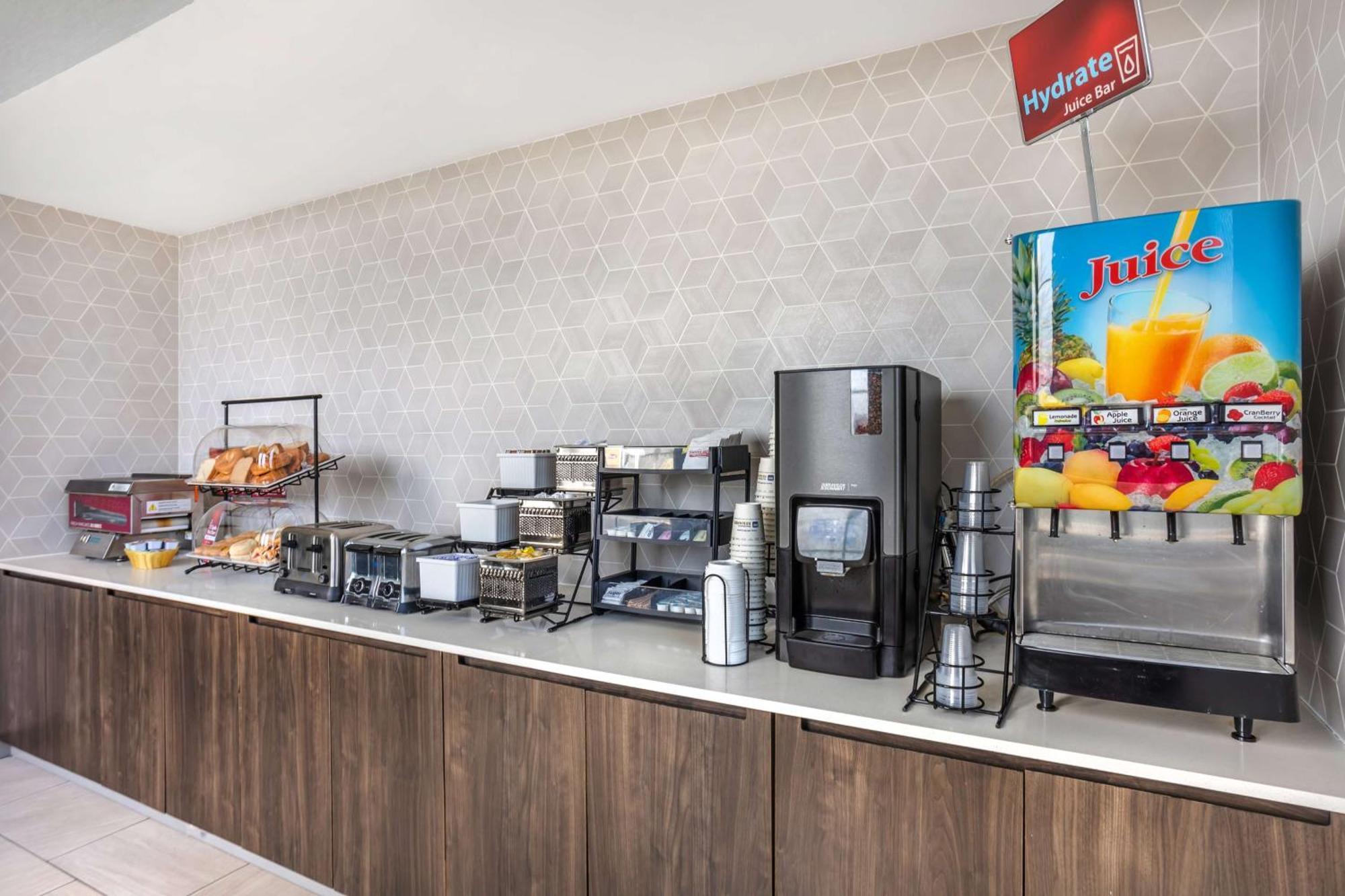 Best Western Plus Wilkes Barre-Scranton Airport Hotel Pittston Exteriör bild