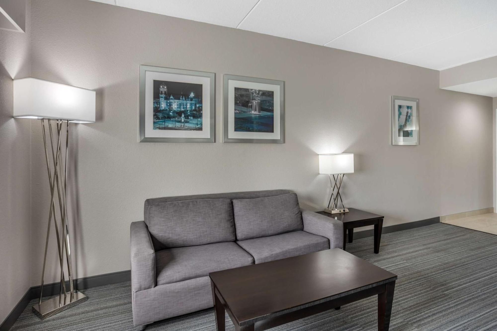Best Western Plus Wilkes Barre-Scranton Airport Hotel Pittston Exteriör bild